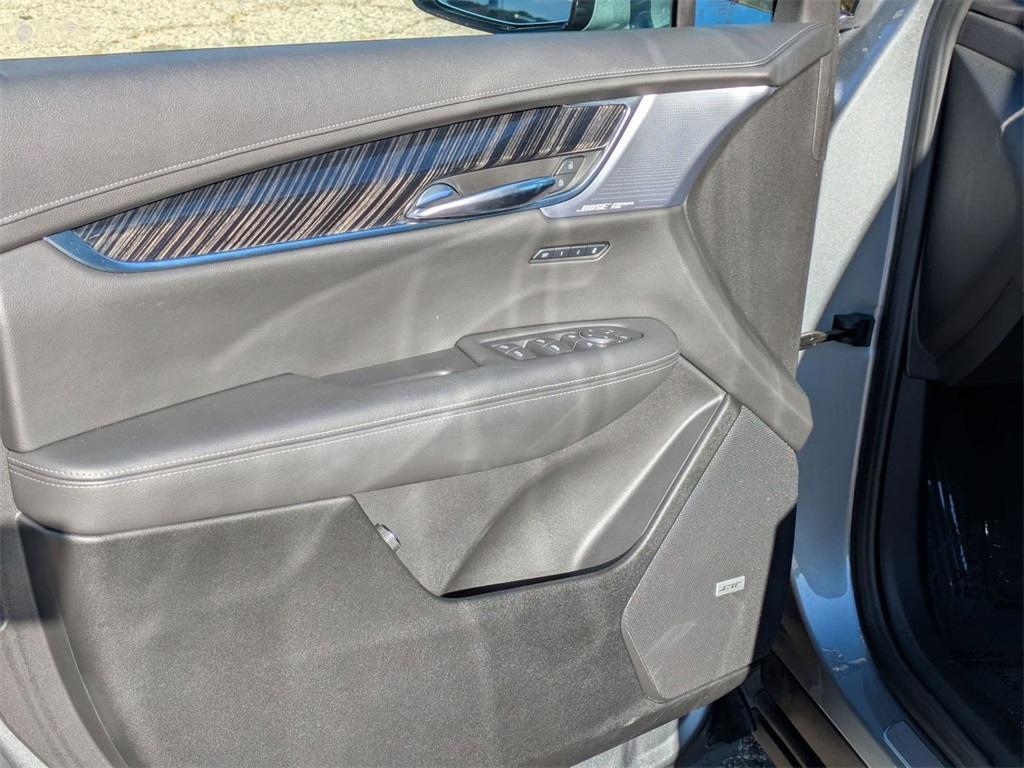 used 2024 Cadillac XT6 car, priced at $43,875