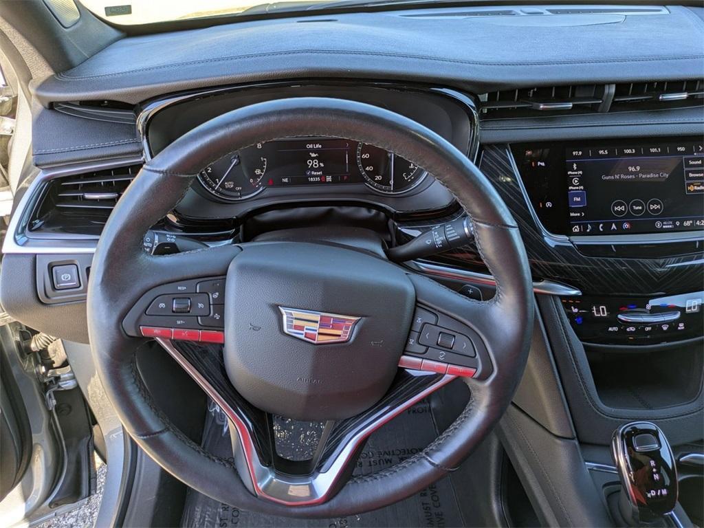used 2024 Cadillac XT6 car, priced at $43,875