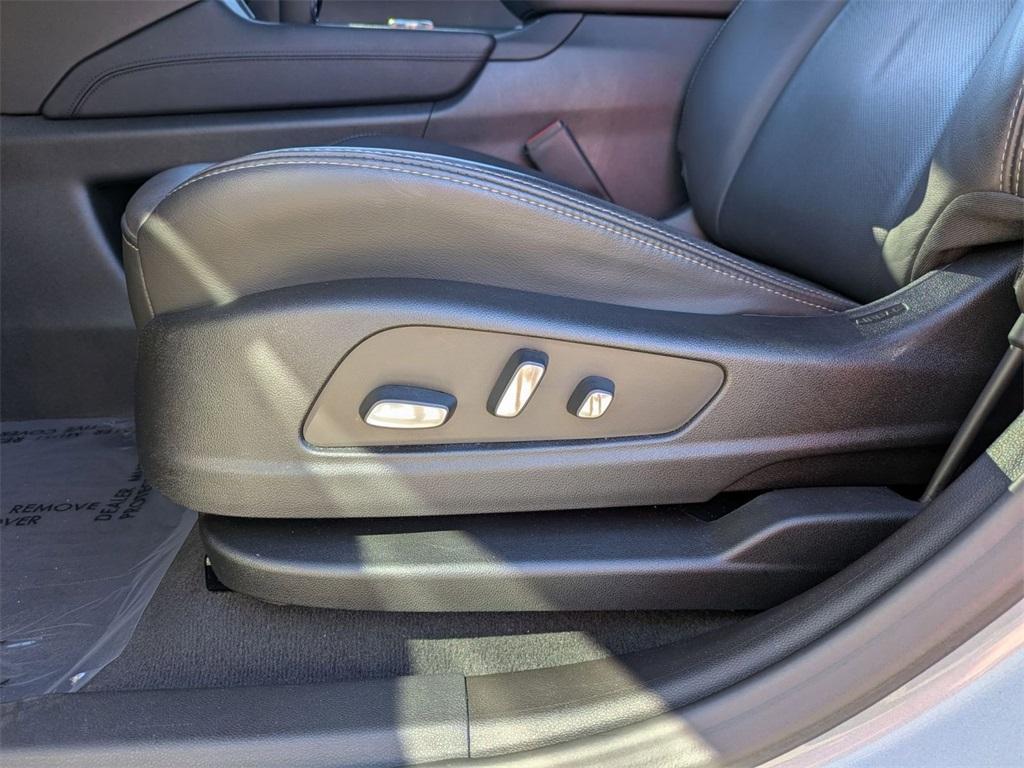 used 2024 Cadillac XT6 car, priced at $43,875