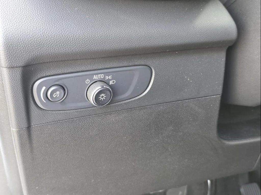 used 2022 Buick Envision car, priced at $23,898