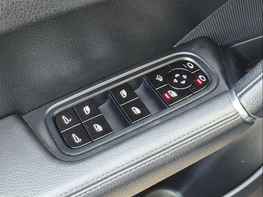 used 2020 Porsche Cayenne car, priced at $34,898