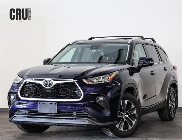 used 2020 Toyota Highlander car, priced at $24,989