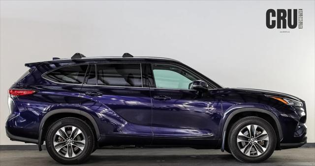 used 2020 Toyota Highlander car, priced at $24,989