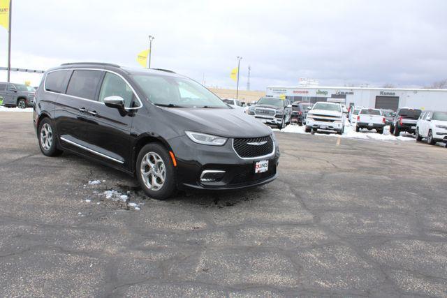 used 2022 Chrysler Pacifica car, priced at $27,977