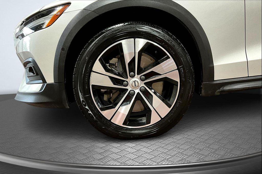 used 2024 Volvo V60 Cross Country car, priced at $37,989