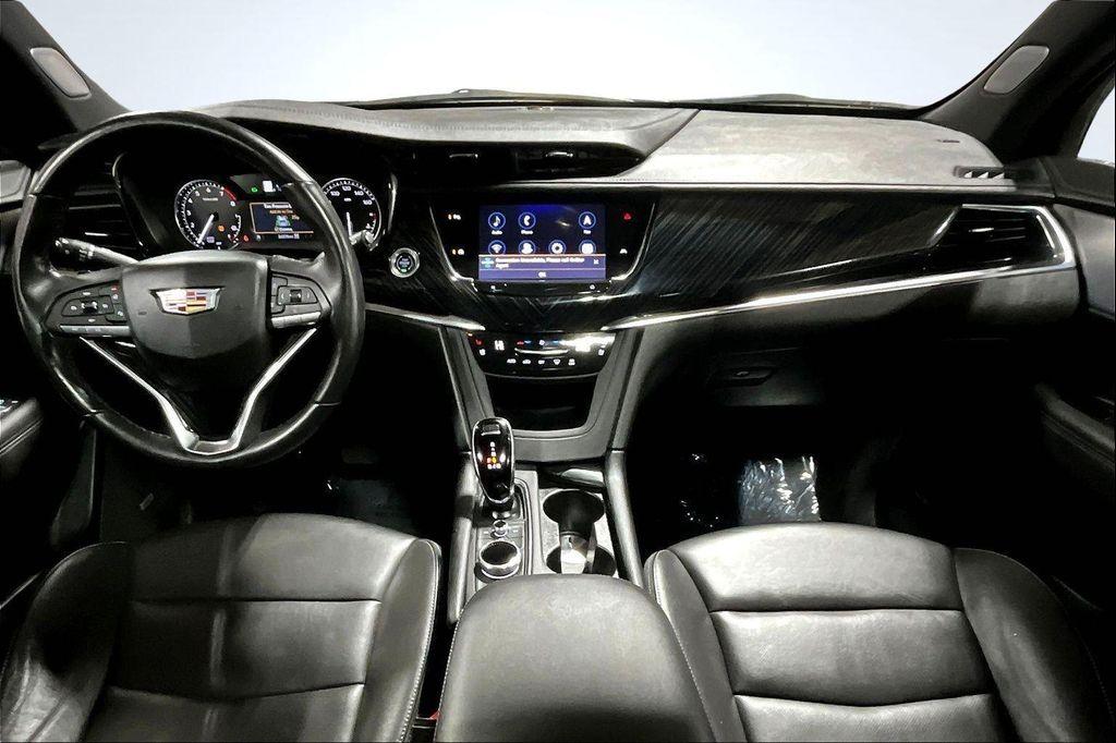 used 2025 Cadillac XT6 car, priced at $44,991