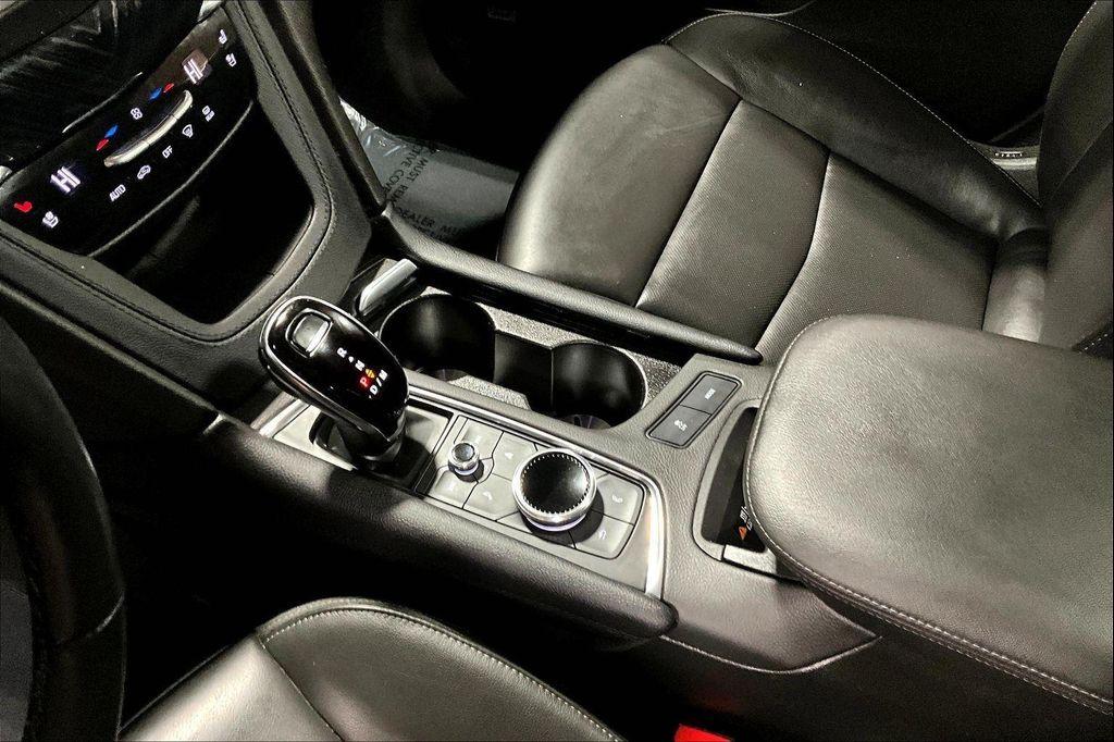 used 2025 Cadillac XT6 car, priced at $44,991