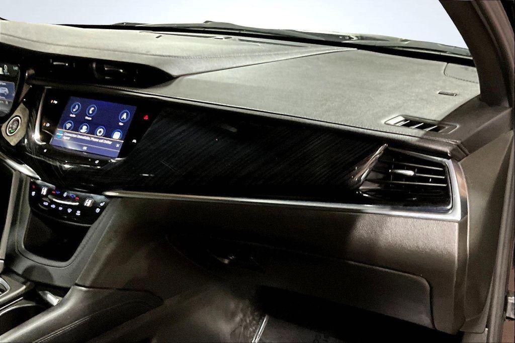 used 2025 Cadillac XT6 car, priced at $44,991