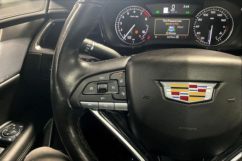 used 2025 Cadillac XT6 car, priced at $44,991
