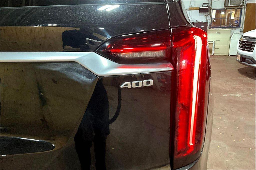 used 2025 Cadillac XT6 car, priced at $44,991