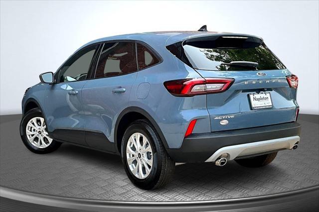 used 2025 Ford Escape car, priced at $30,423