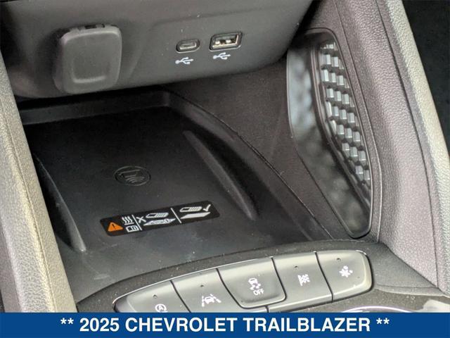 new 2025 Chevrolet TrailBlazer car, priced at $29,585