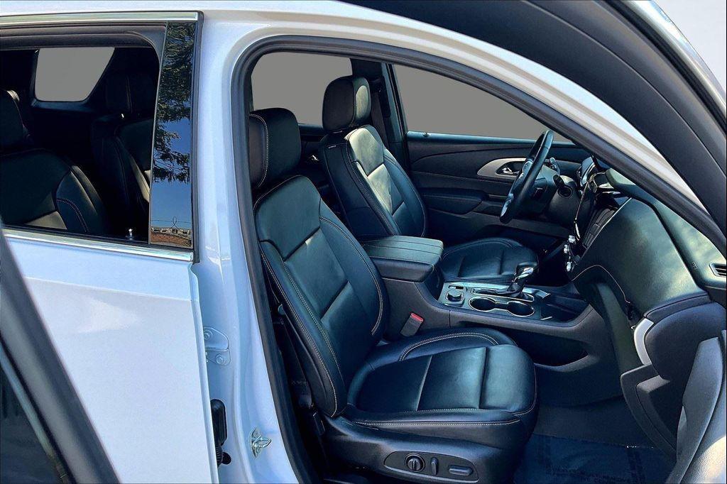 used 2023 Chevrolet Traverse car, priced at $35,075