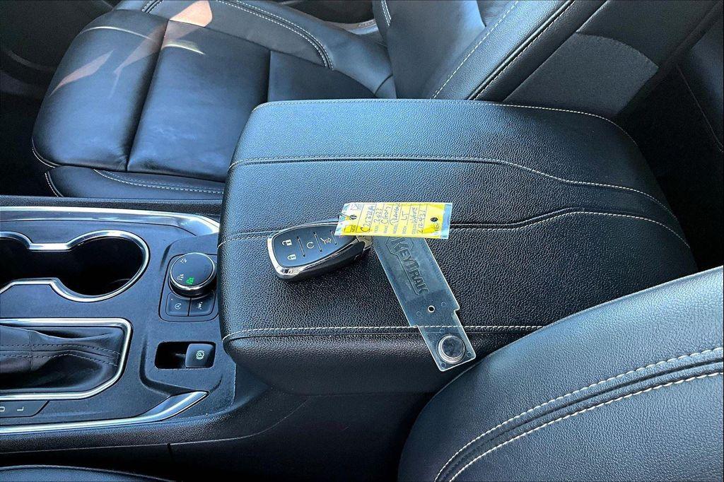 used 2023 Chevrolet Traverse car, priced at $35,075