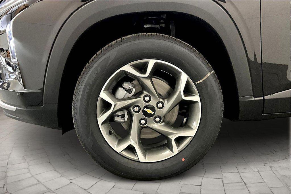 new 2025 Chevrolet Trax car, priced at $24,211