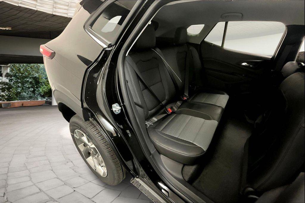 new 2025 Chevrolet Trax car, priced at $24,211