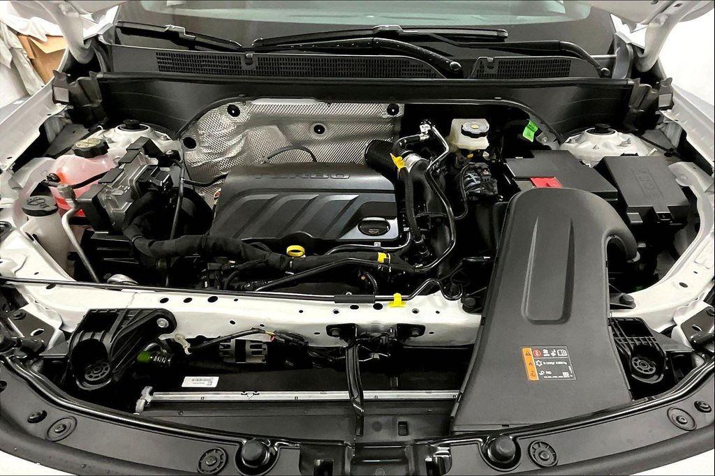 new 2025 Buick Envista car, priced at $24,315