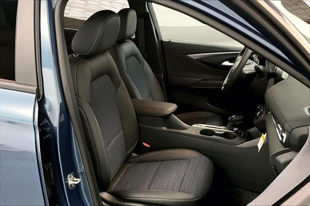 new 2025 Buick Envista car, priced at $25,690