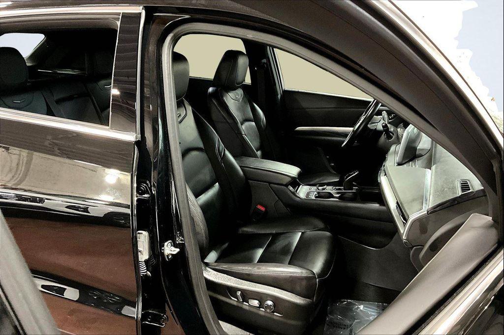 used 2025 Cadillac XT4 car, priced at $36,896