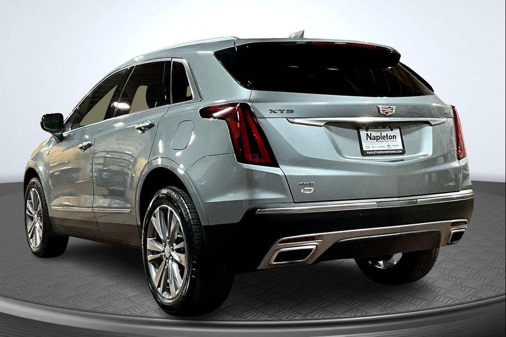 used 2025 Cadillac XT5 car, priced at $41,890