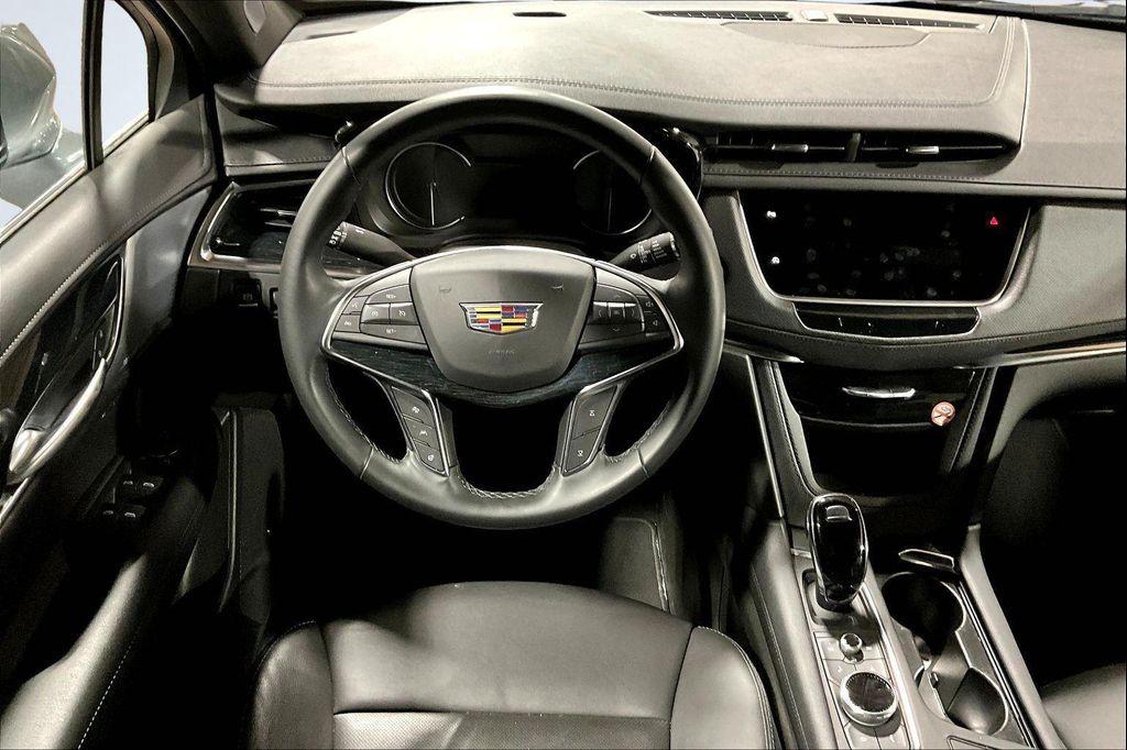 used 2025 Cadillac XT5 car, priced at $41,890