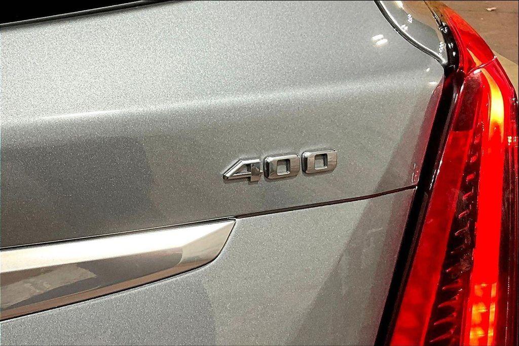 used 2025 Cadillac XT5 car, priced at $41,890