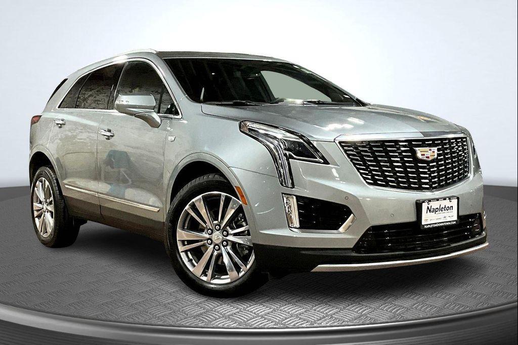 used 2025 Cadillac XT5 car, priced at $41,890