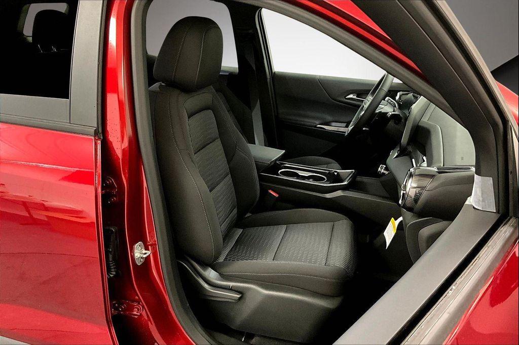 new 2025 Chevrolet Equinox car, priced at $28,876
