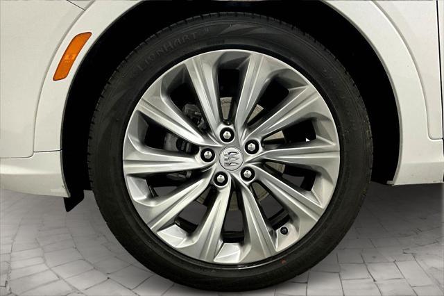 new 2025 Buick Envista car, priced at $29,885