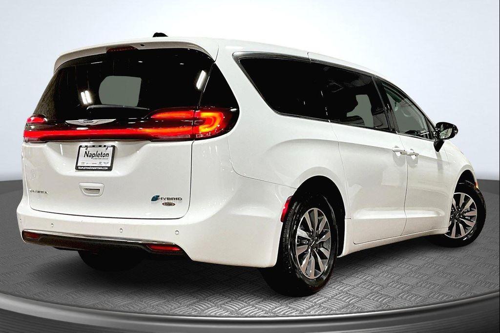 used 2024 Chrysler Pacifica Hybrid car, priced at $28,995