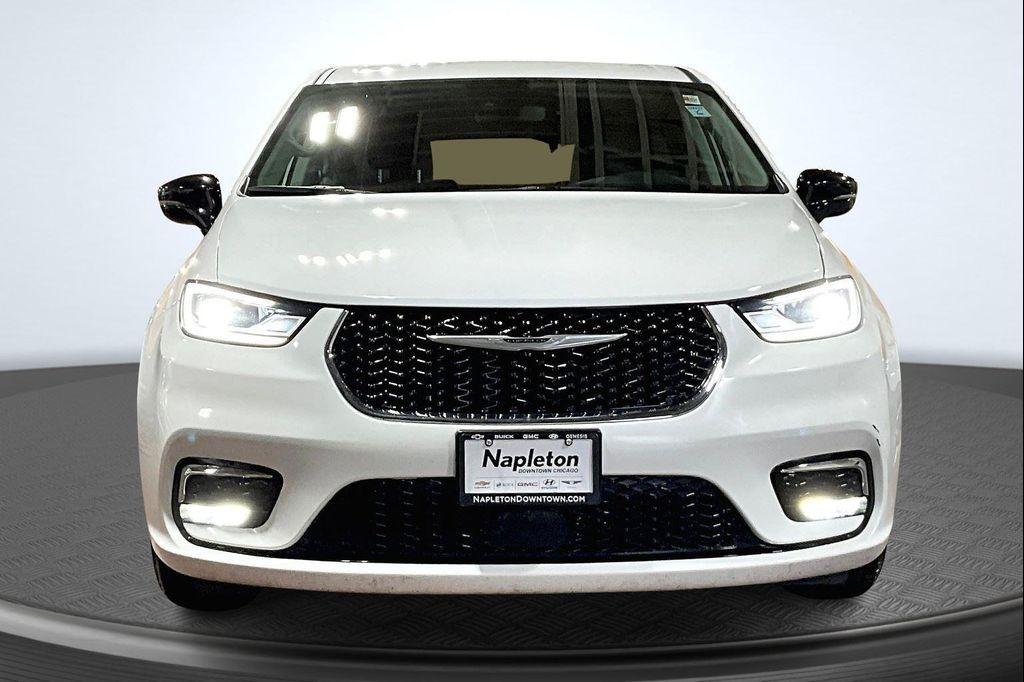used 2024 Chrysler Pacifica Hybrid car, priced at $28,995