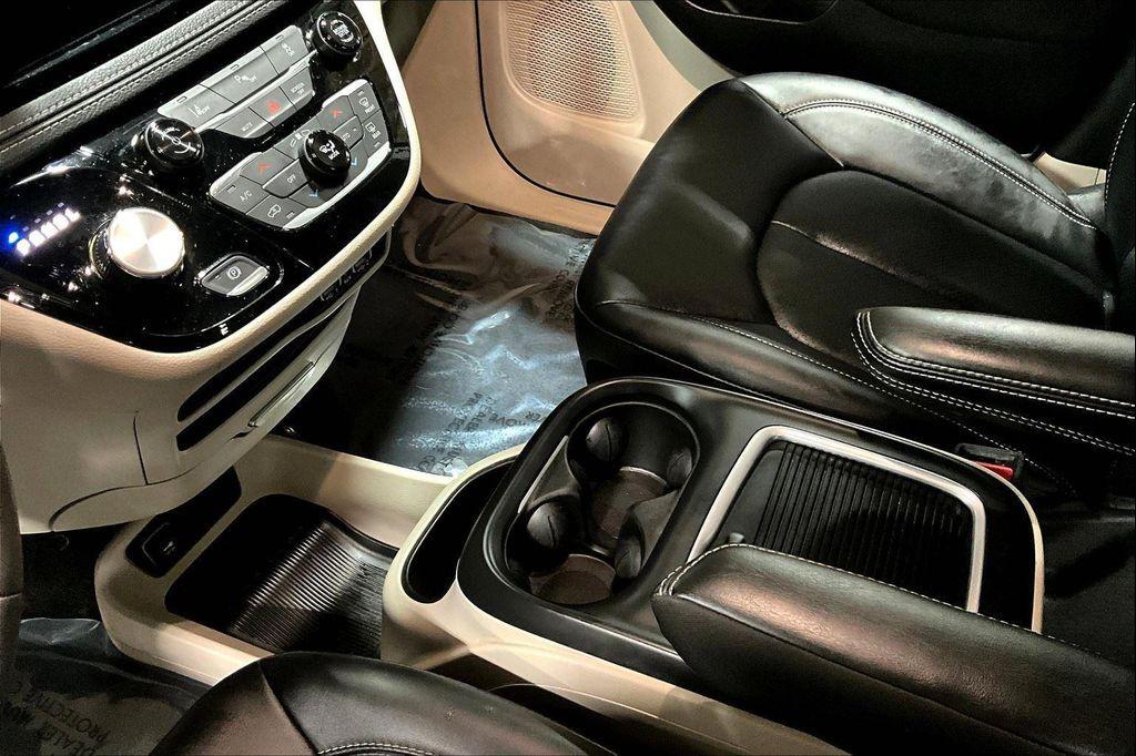 used 2024 Chrysler Pacifica Hybrid car, priced at $28,995