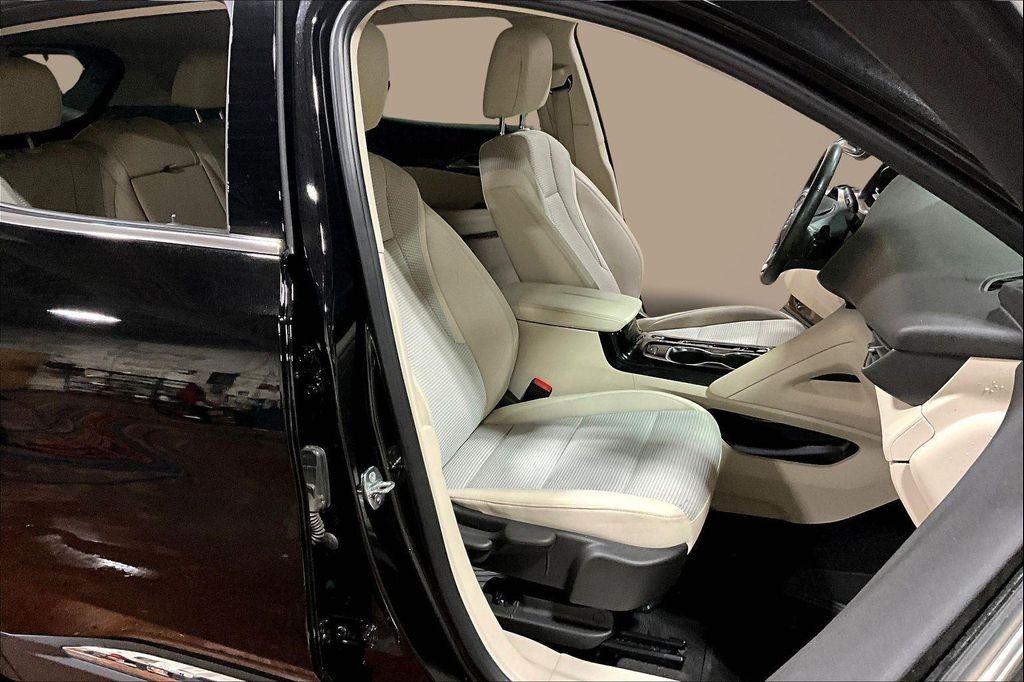 used 2022 Buick Envision car, priced at $22,981