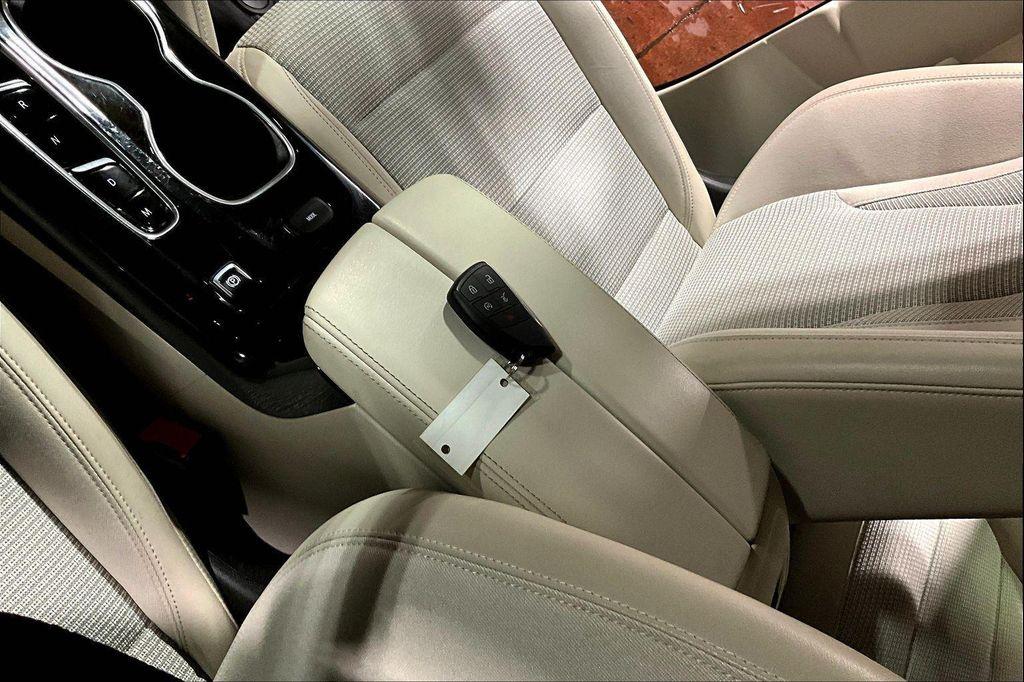 used 2022 Buick Envision car, priced at $22,981