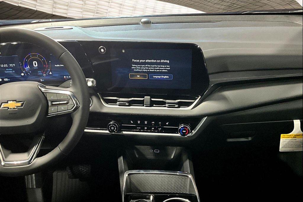 new 2026 Chevrolet Equinox car, priced at $28,896