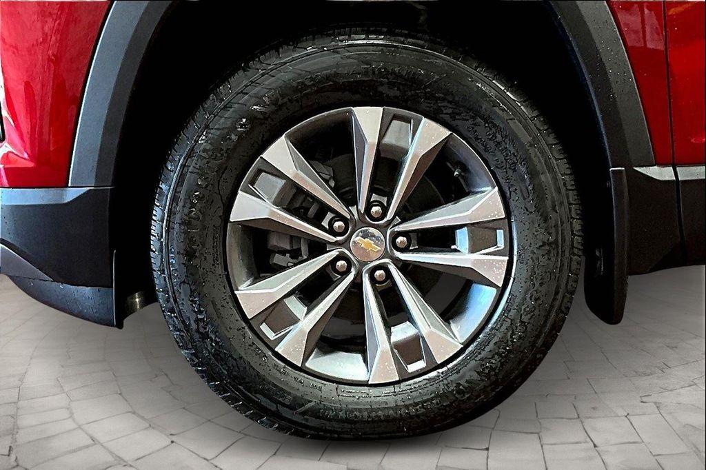 new 2026 Chevrolet Equinox car, priced at $28,896