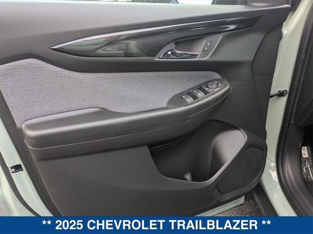 new 2025 Chevrolet TrailBlazer car, priced at $23,790