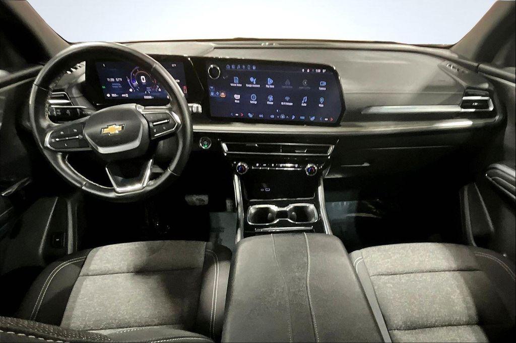 used 2024 Chevrolet Traverse car, priced at $34,996