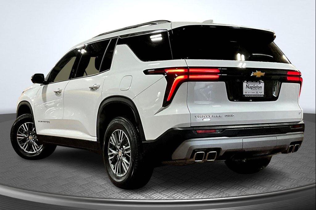 used 2024 Chevrolet Traverse car, priced at $34,996