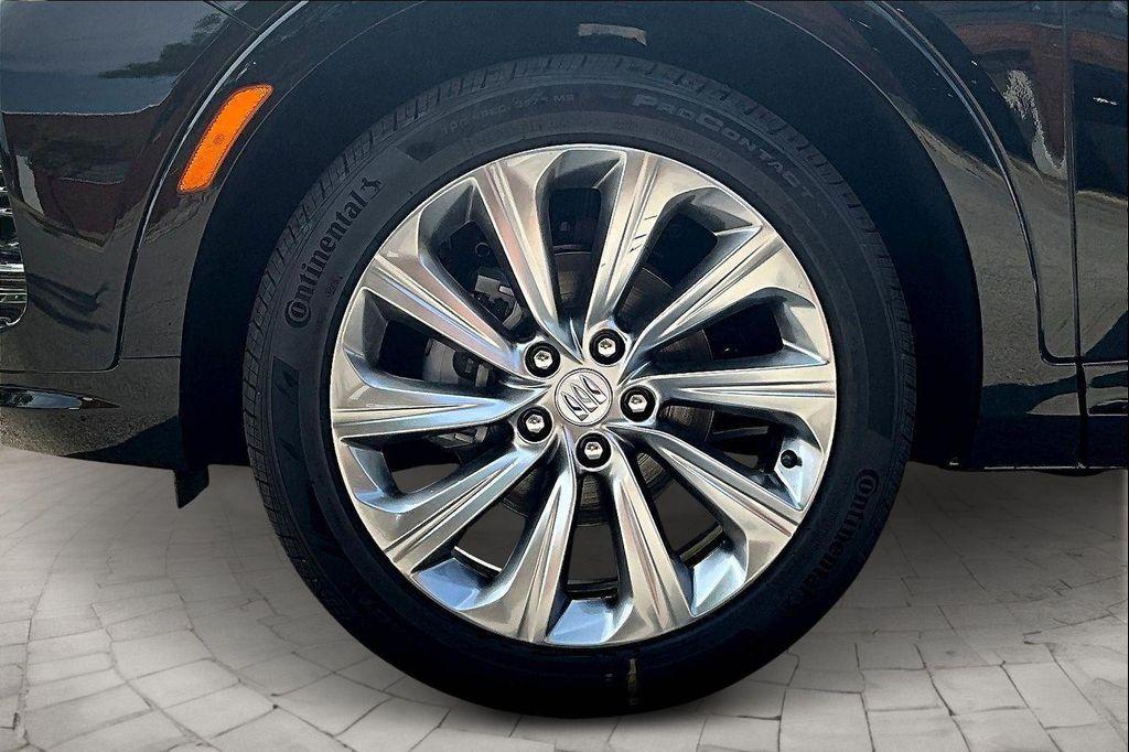 new 2025 Buick Envista car, priced at $29,935