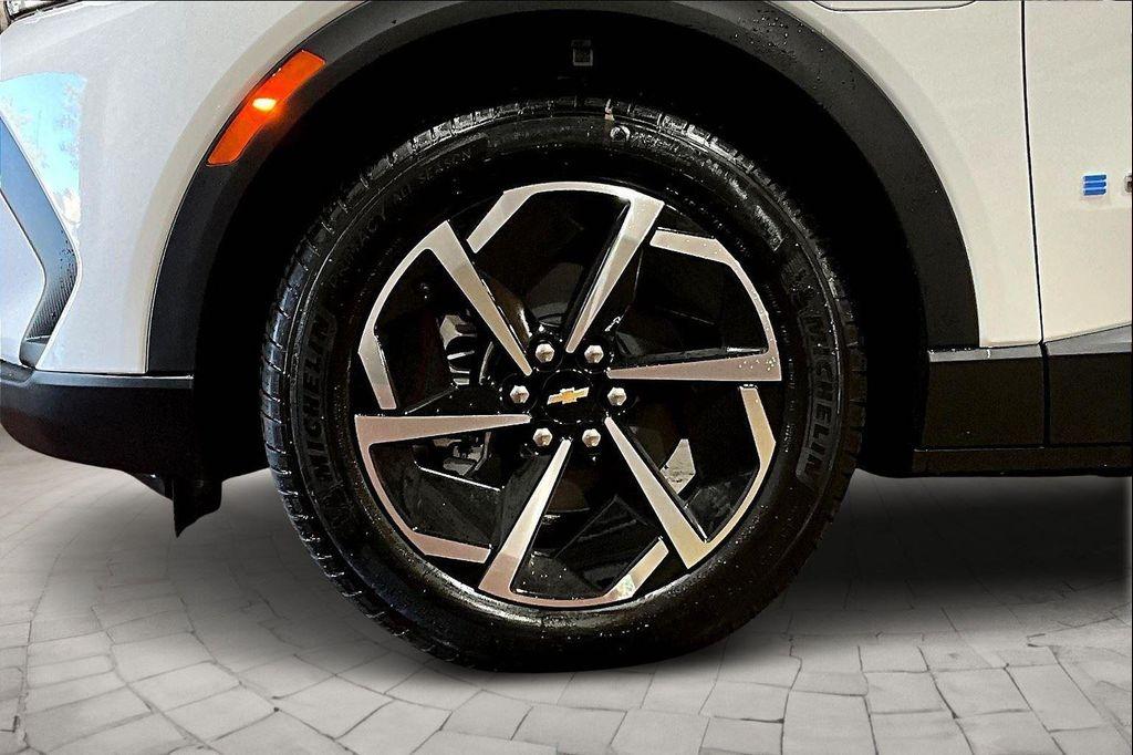 new 2026 Chevrolet Equinox EV car, priced at $44,290