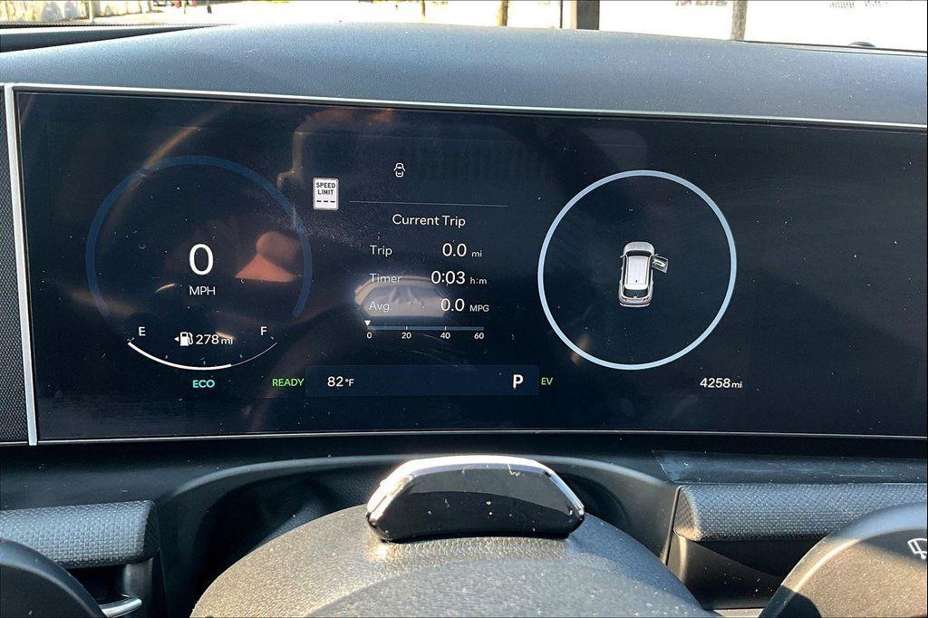 used 2025 Hyundai TUCSON Hybrid car, priced at $31,185