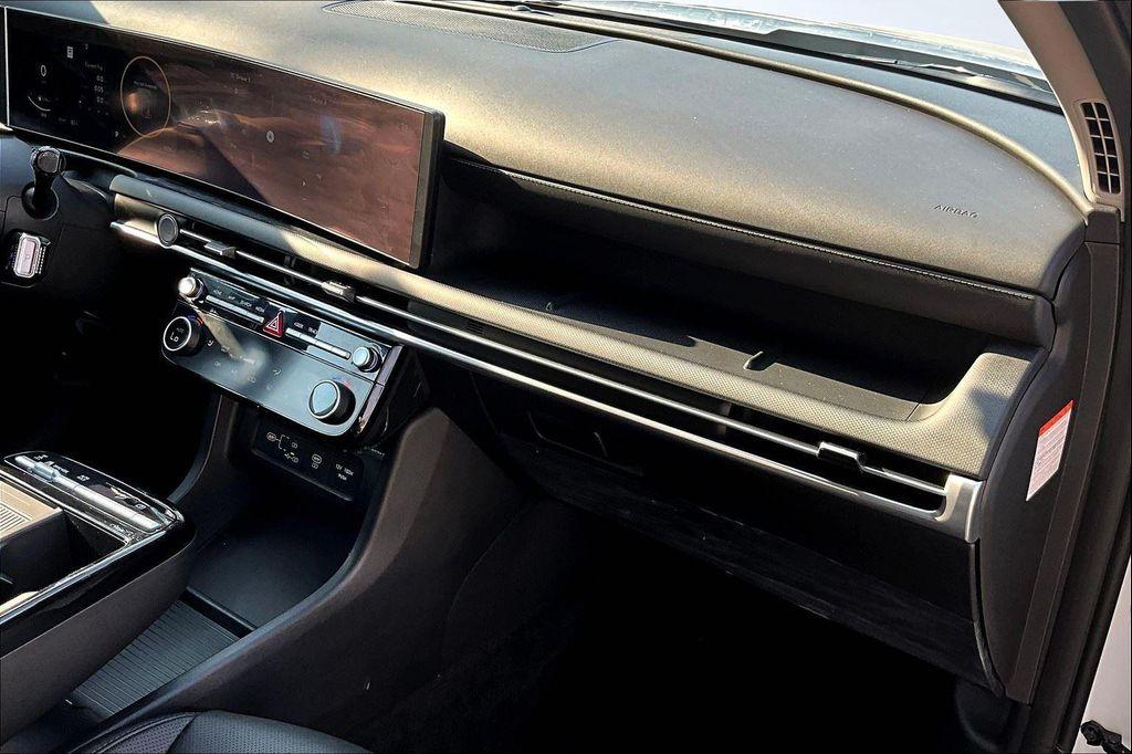 used 2025 Hyundai TUCSON Hybrid car, priced at $31,185