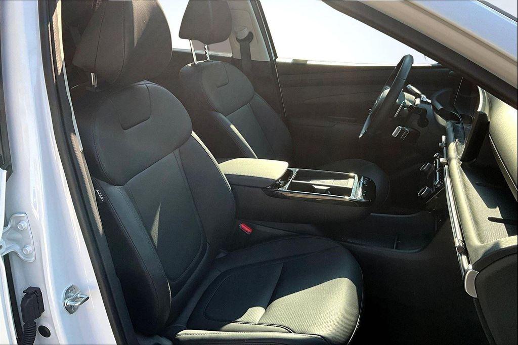 used 2025 Hyundai TUCSON Hybrid car, priced at $31,185