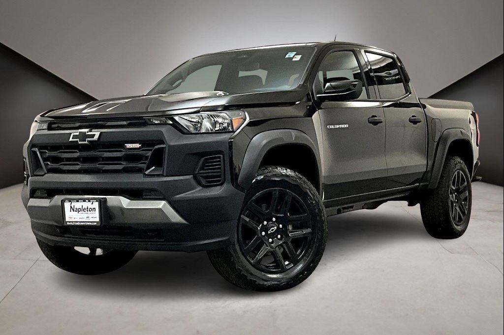 new 2025 Chevrolet Colorado car, priced at $43,957