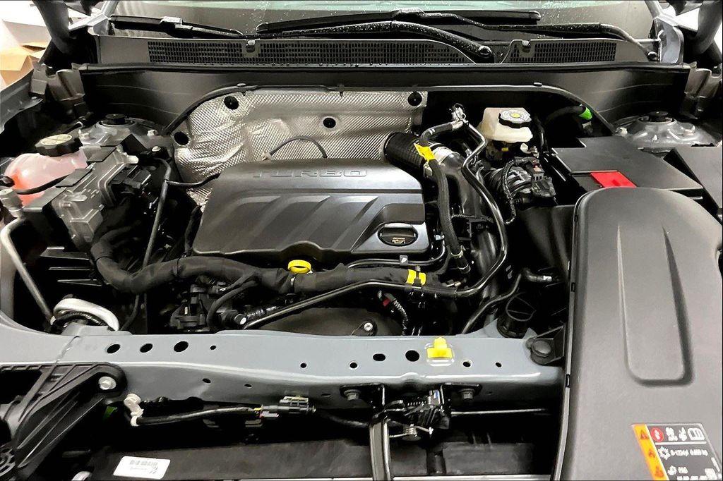 new 2025 Buick Envista car, priced at $24,406