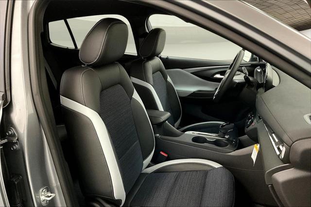 new 2025 Buick Envista car, priced at $25,590