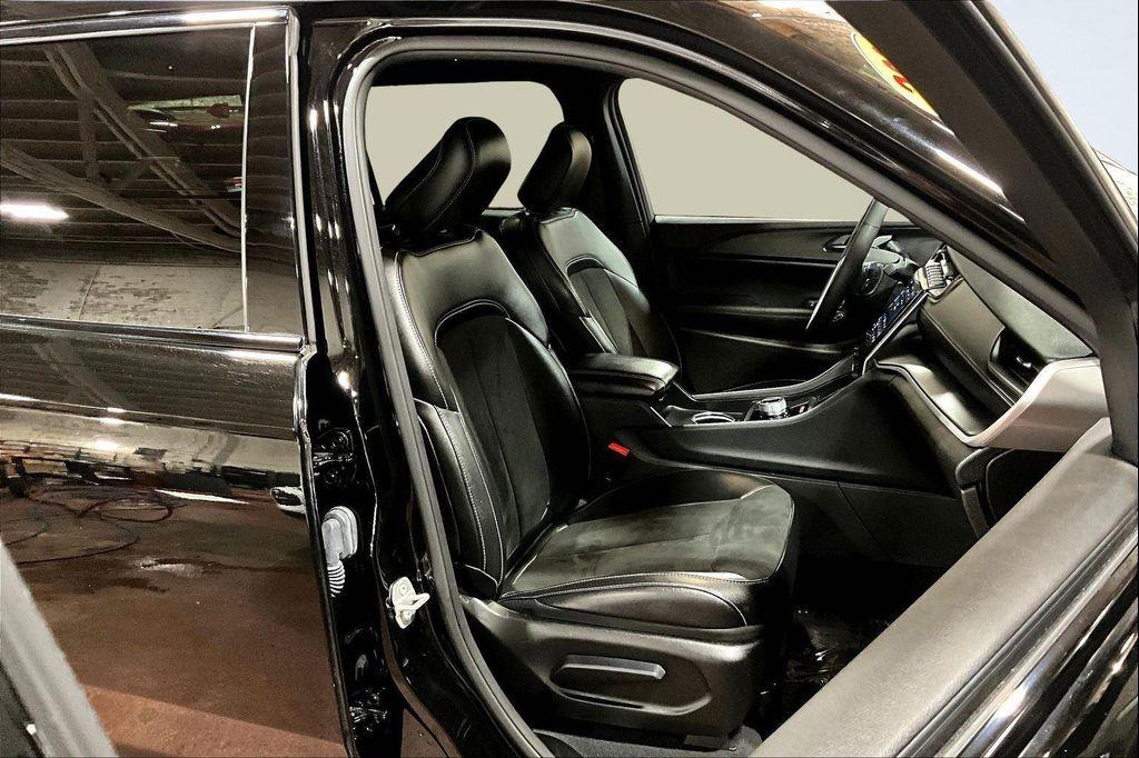 used 2024 Jeep Grand Cherokee L car, priced at $29,595