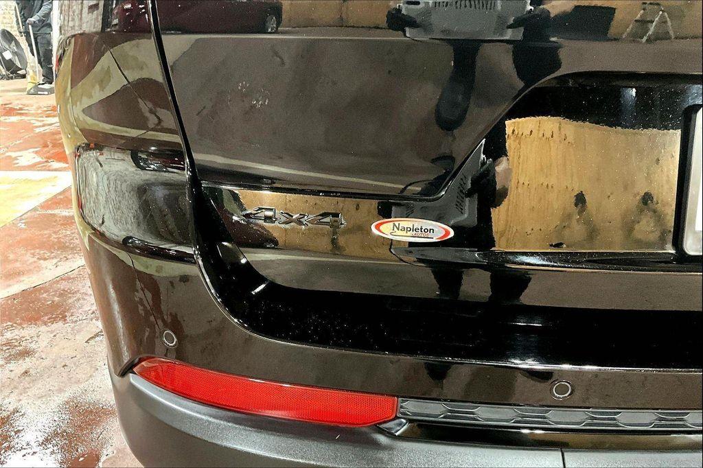 used 2024 Jeep Grand Cherokee L car, priced at $29,595