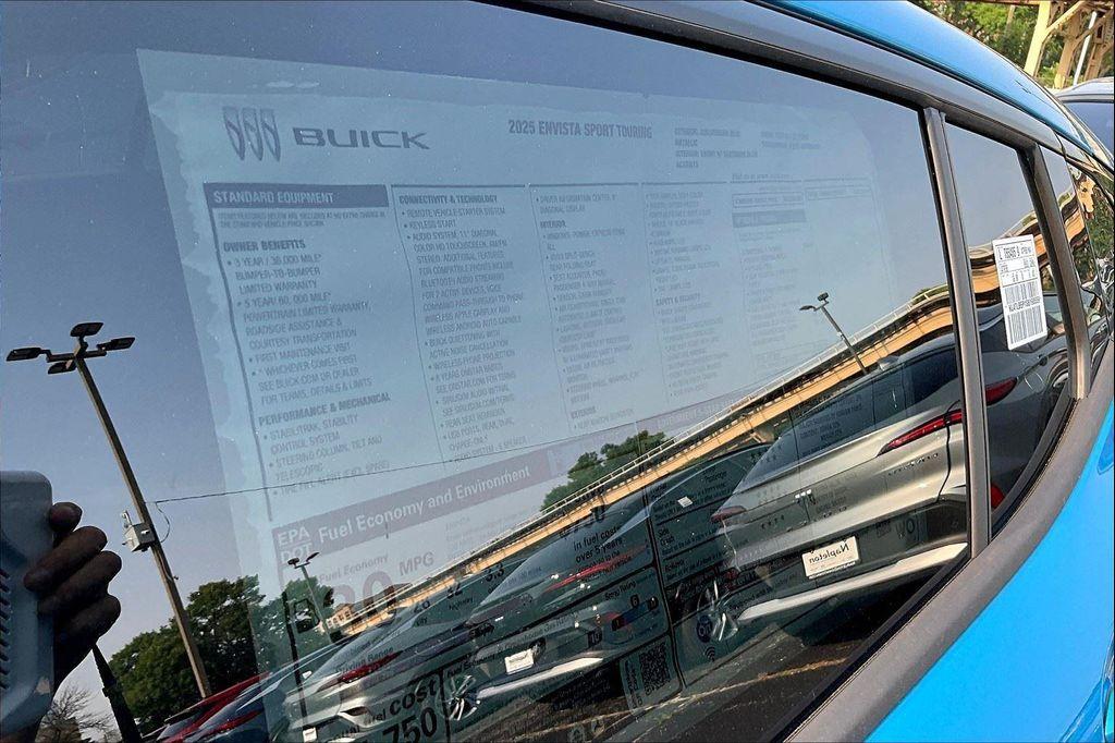 new 2025 Buick Envista car, priced at $27,223